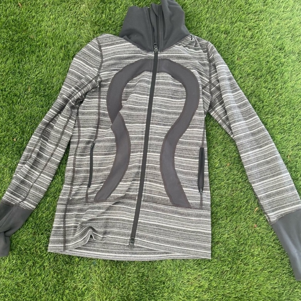 Lululemon jacket size 6 gray
